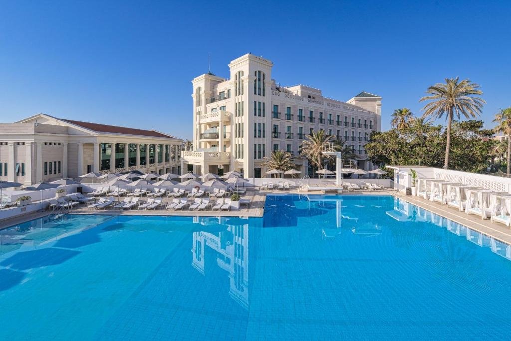 hotel-img