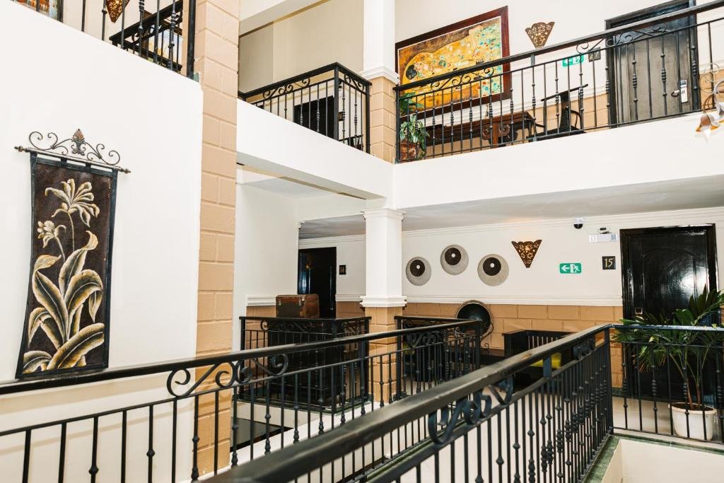 hotel-img