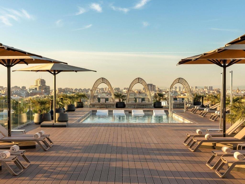 hotel-img