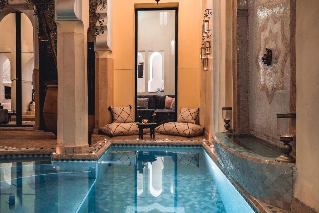 hotel-img
