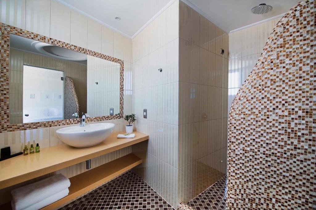 hotel-img