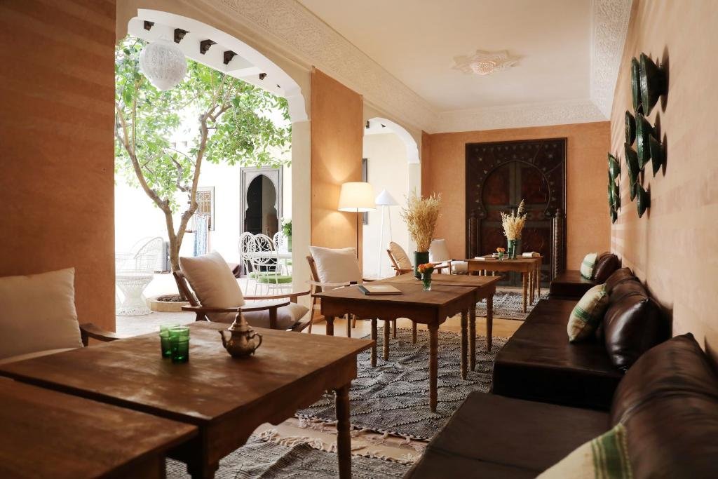 hotel-img