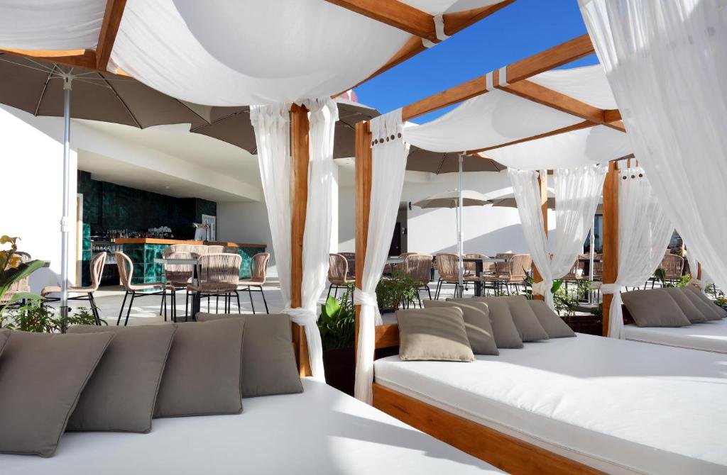 hotel-img