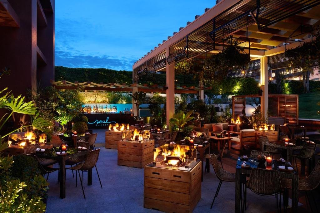 hotel-img