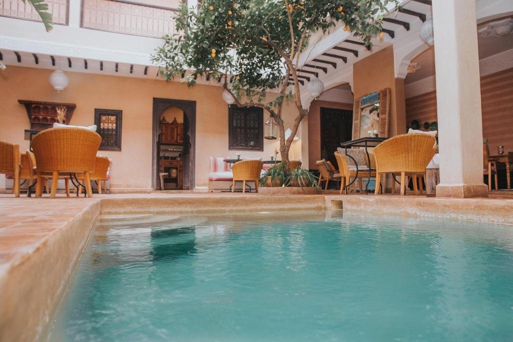 hotel-img
