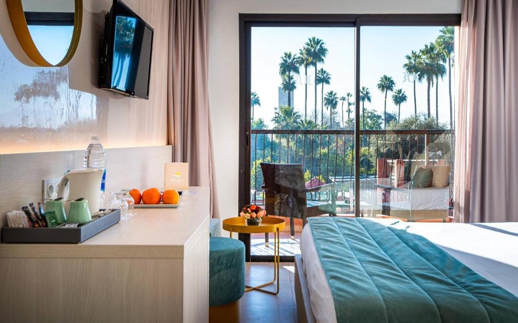 hotel-img