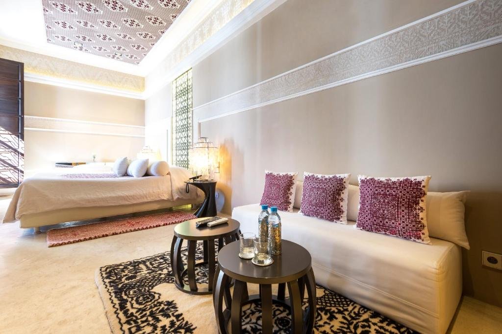 hotel-img