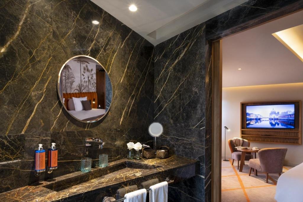 hotel-img