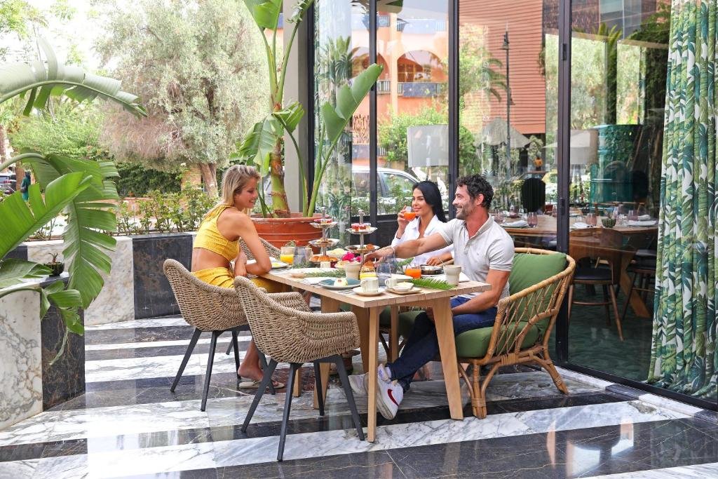 hotel-img