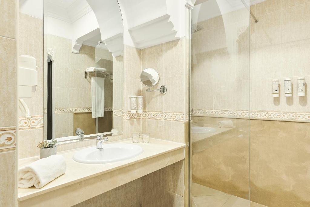 hotel-img