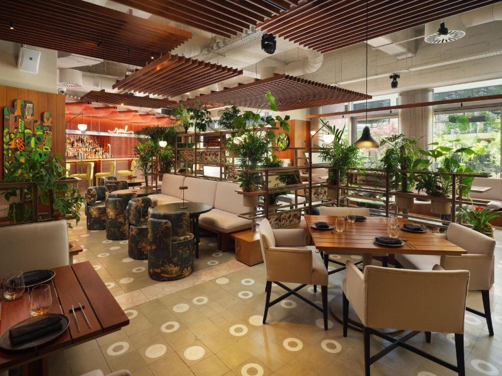 hotel-img