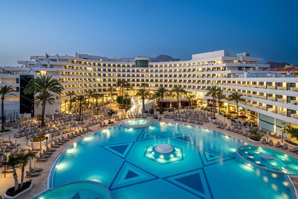 hotel-img
