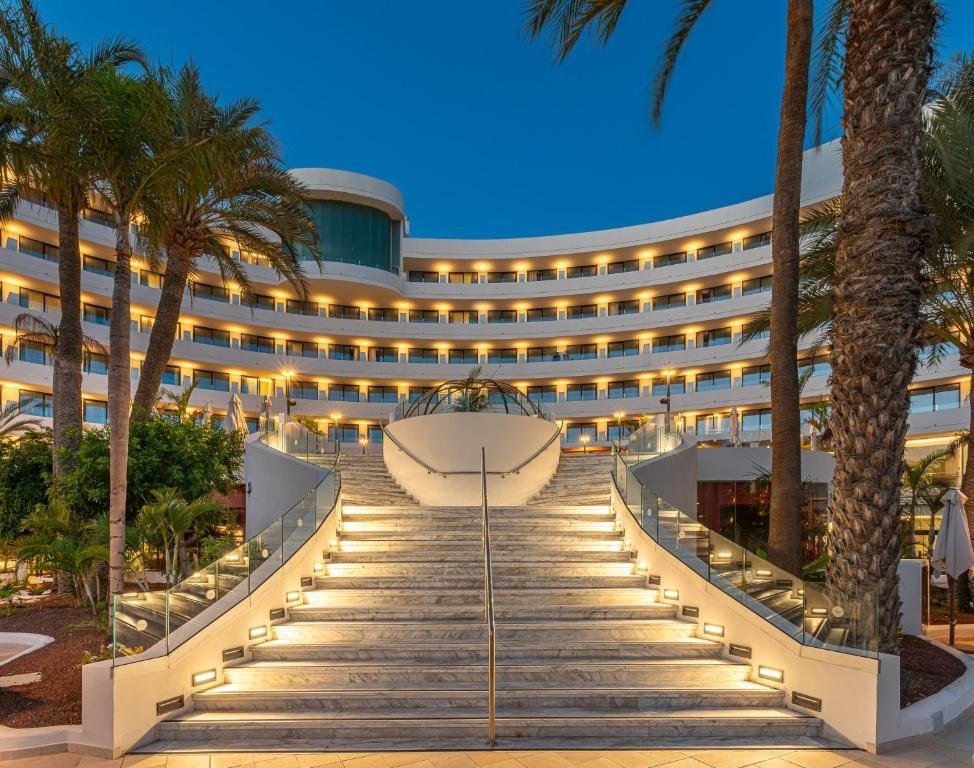 hotel-img