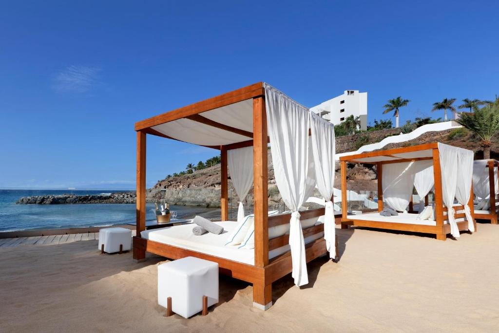 hotel-img