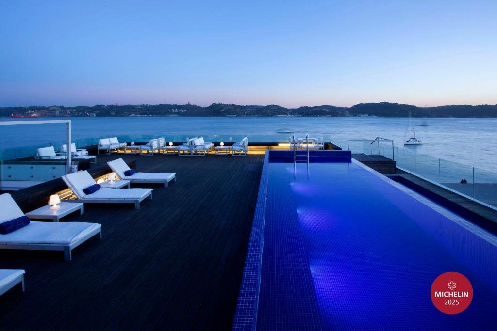 hotel-img